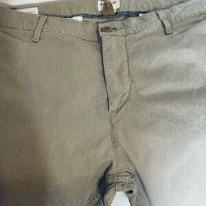 Dockers Men's Khaki Chinos